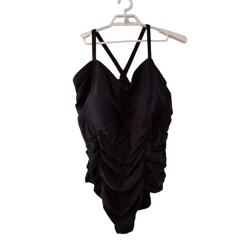 Torrid swimsuit womens 5 5X black lattice front wire free ruched one piece